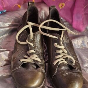 Born Tan and Brown Leather Footwear